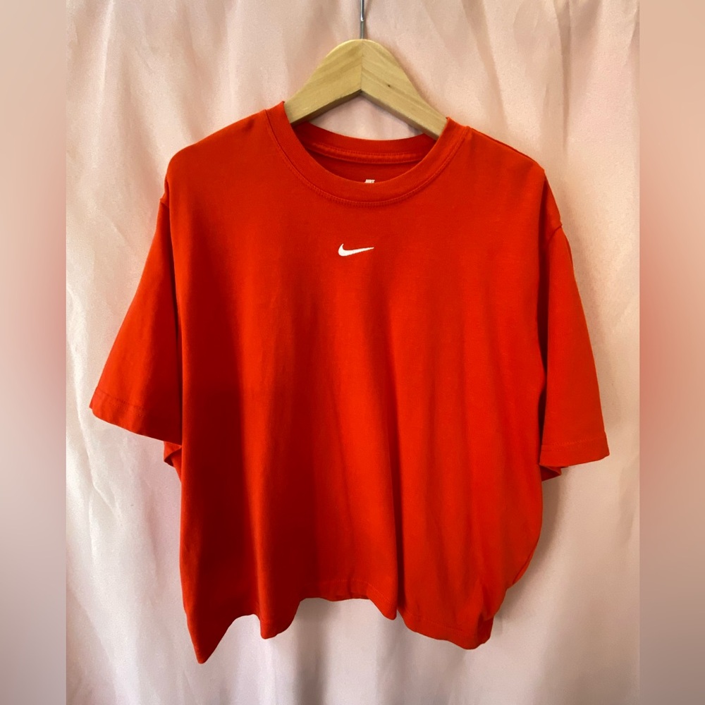 NIKE WOMEN’S RED ORANGE THE NIKE TEE LOOSE FIT